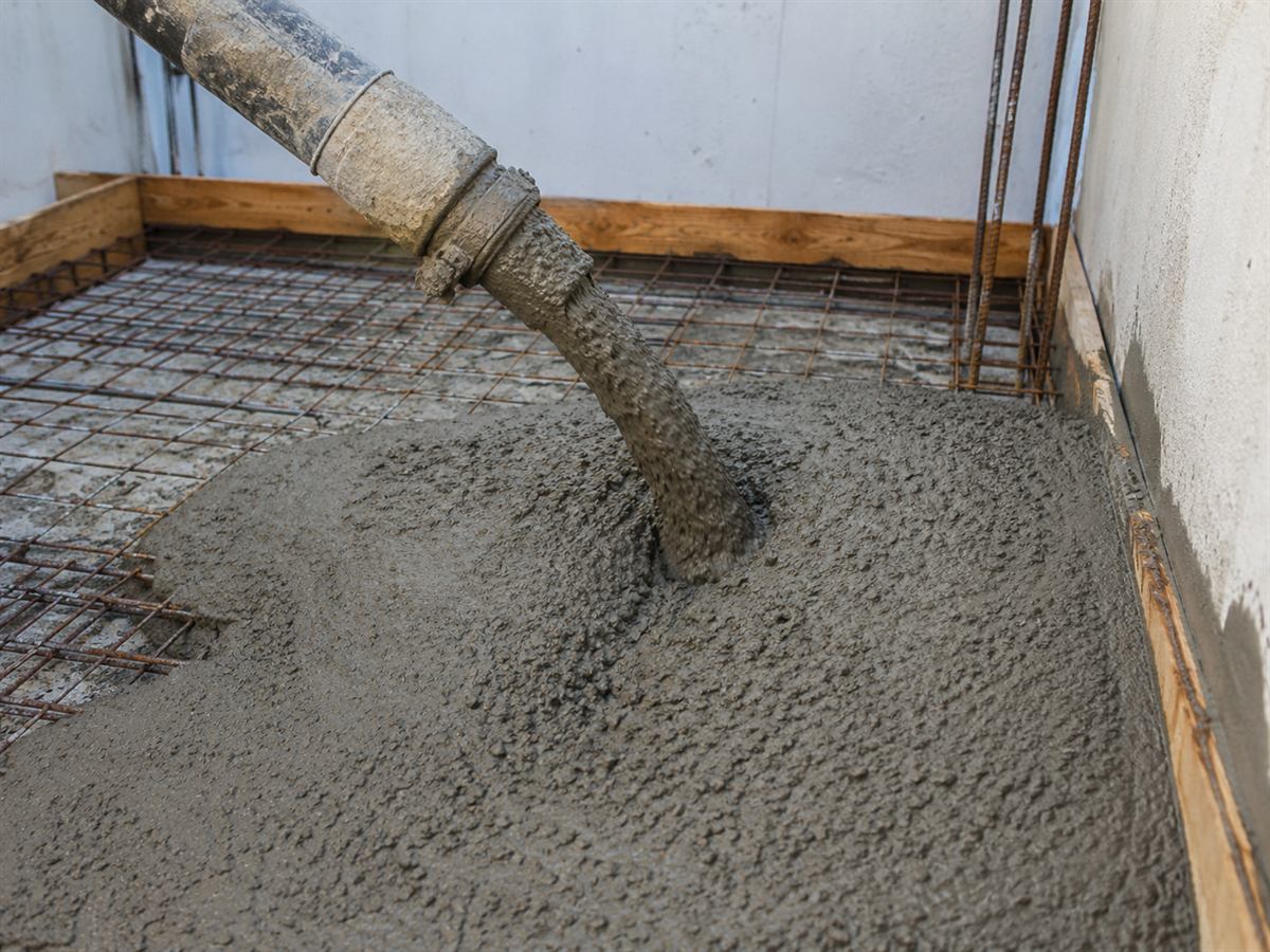 Bombeamento de concreto em laje